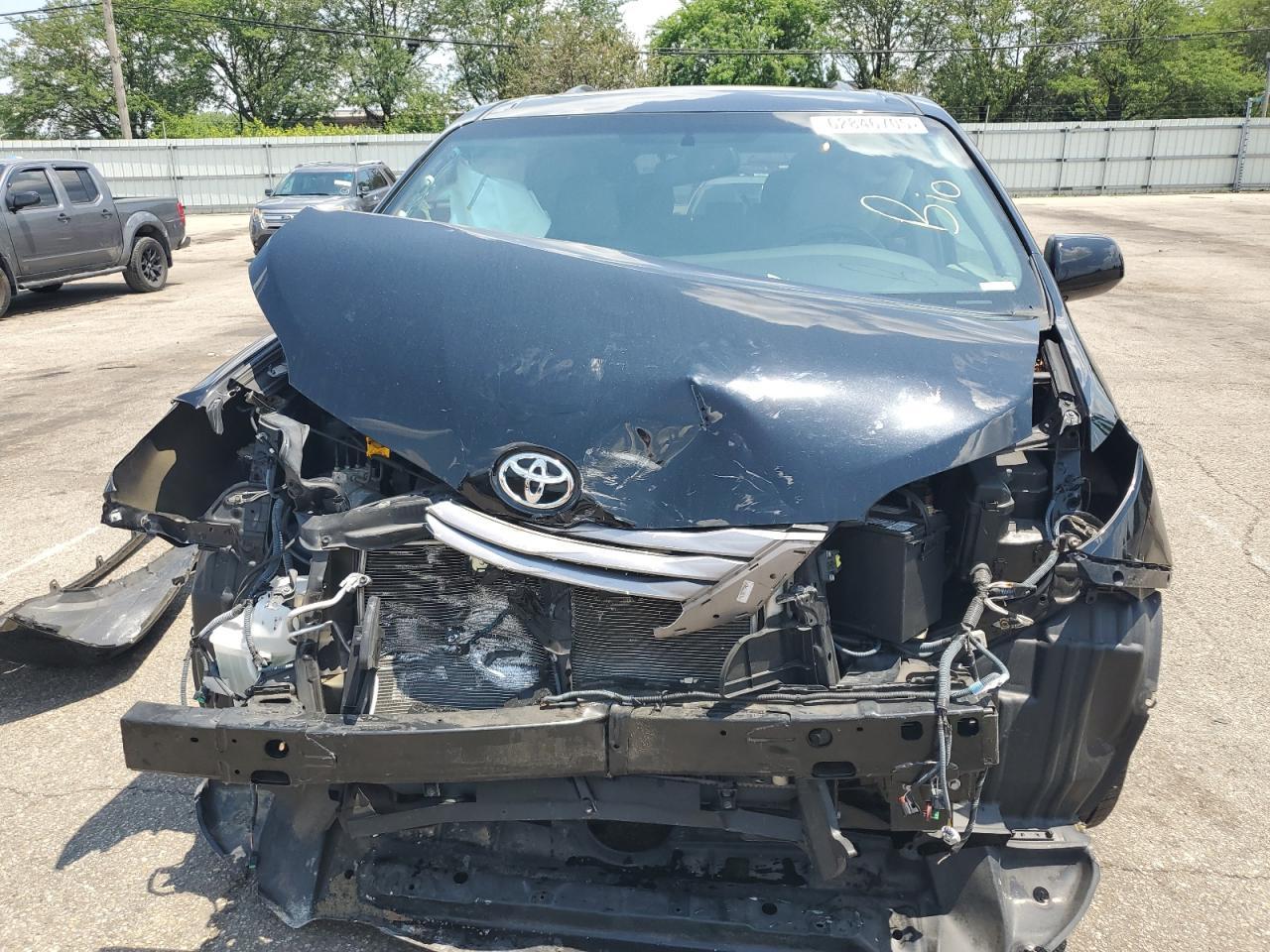 2016 TOYOTA SIENNA