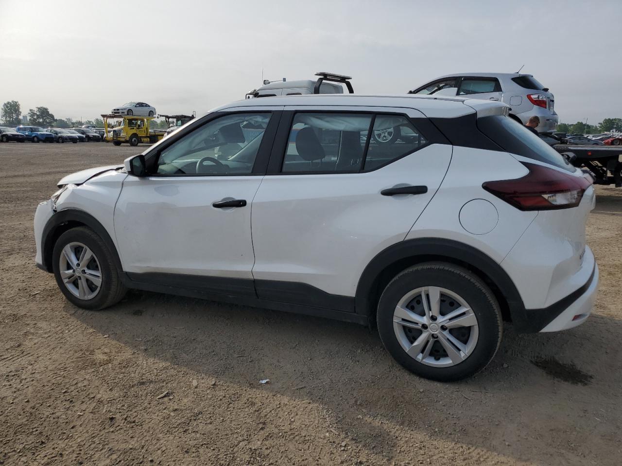 2024 NISSAN KICKS