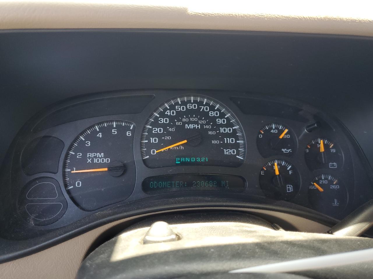 2004 CHEVROLET Tahoe