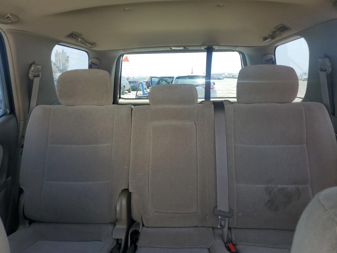 2004 TOYOTA Sequoia