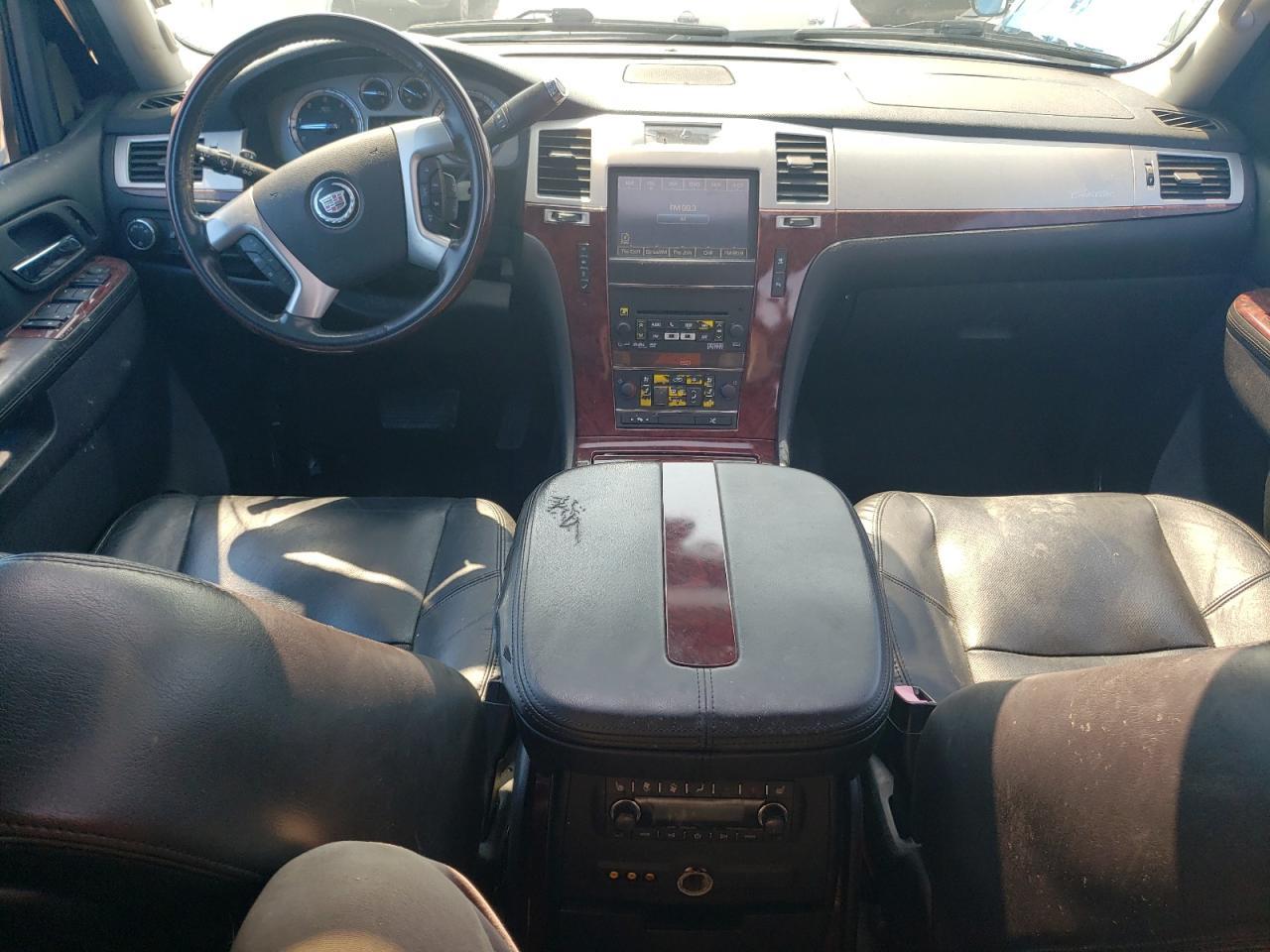2011 CADILLAC Escalade ESV
