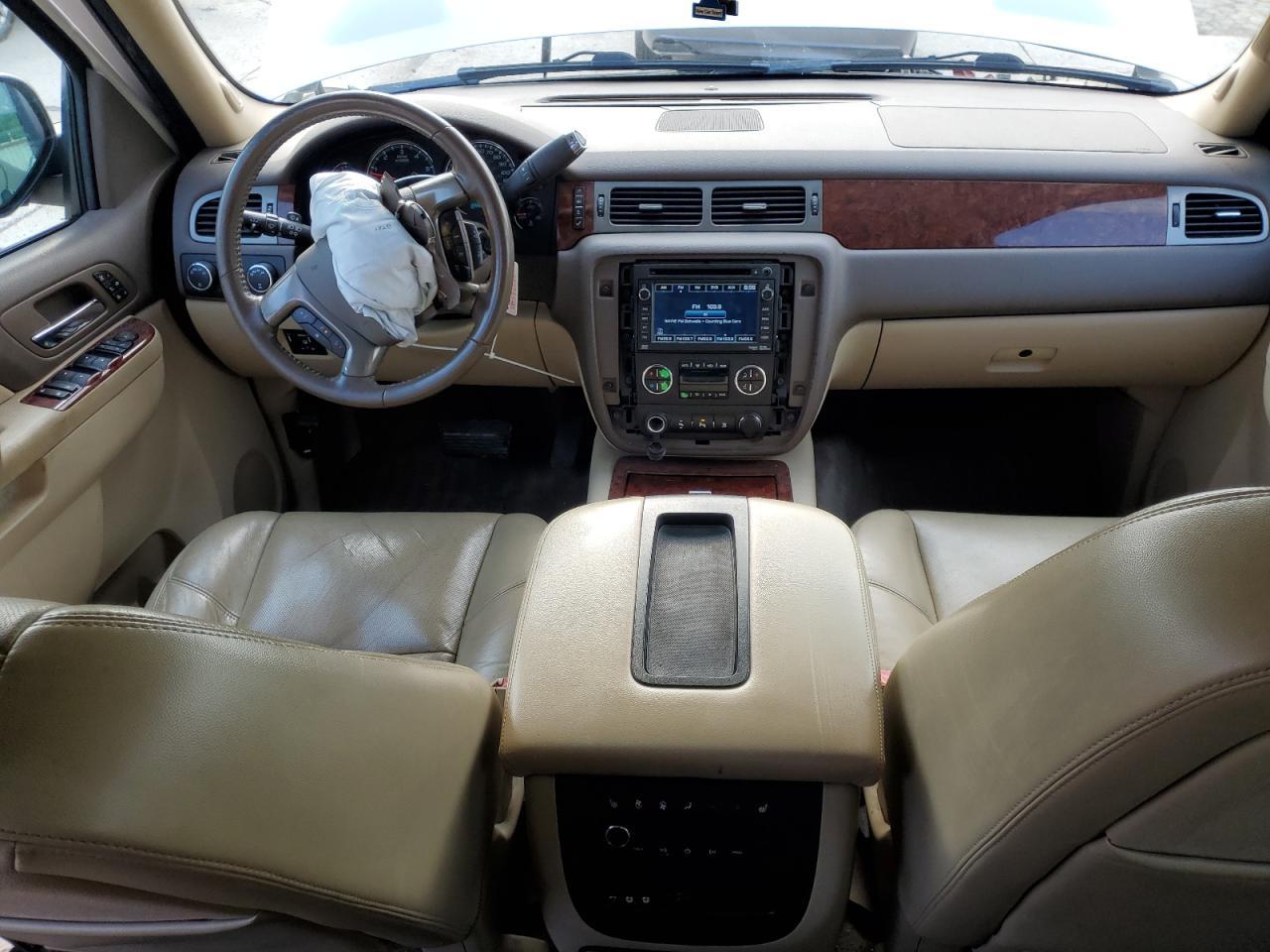 2011 CHEVROLET Tahoe
