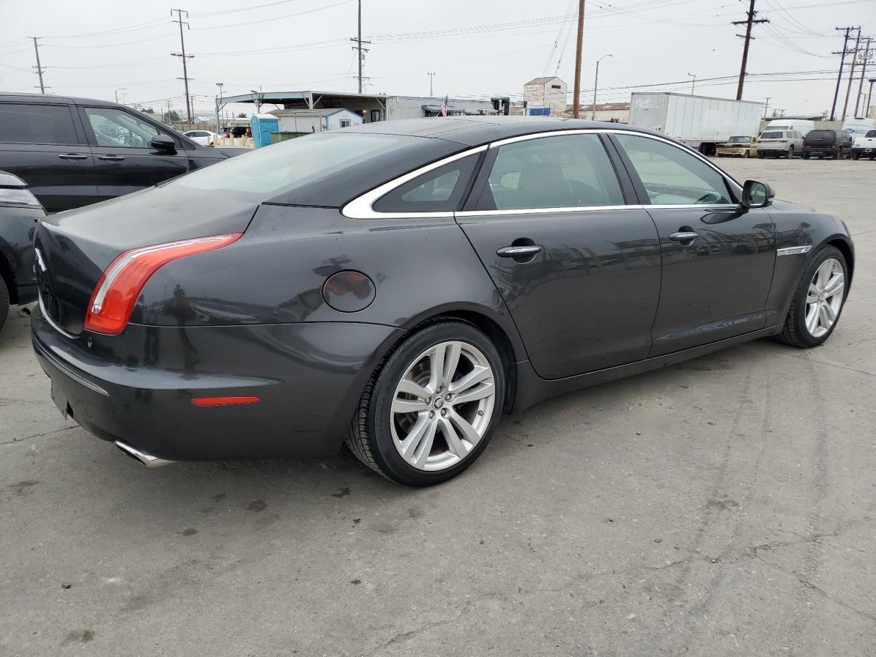 2011 JAGUAR Xj-Series