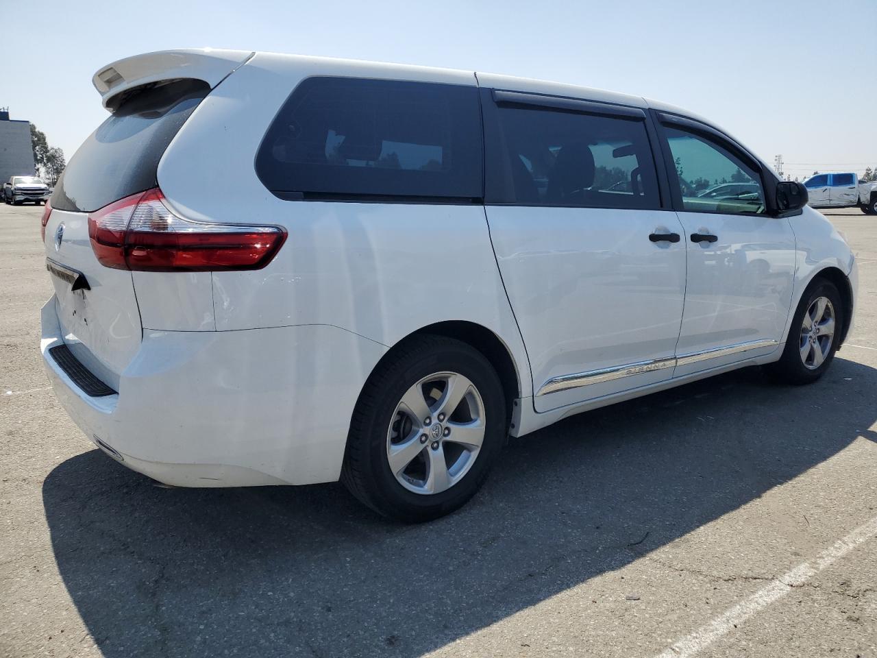 2017 TOYOTA SIENNA