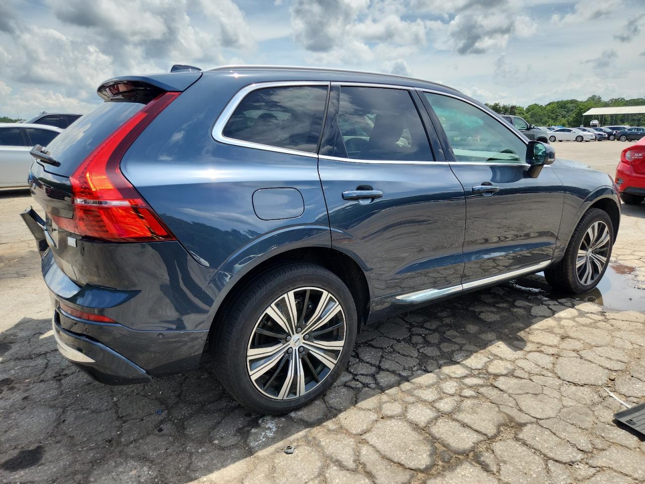 2022 VOLVO XC60