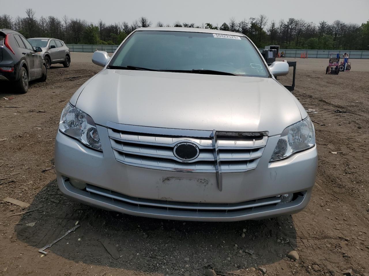 2005 TOYOTA Avalon