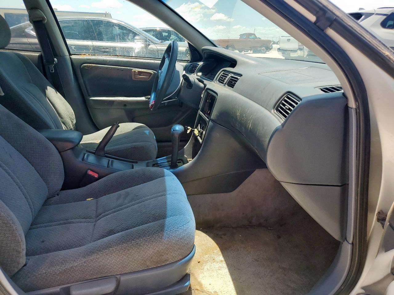 2001 TOYOTA CAMRY