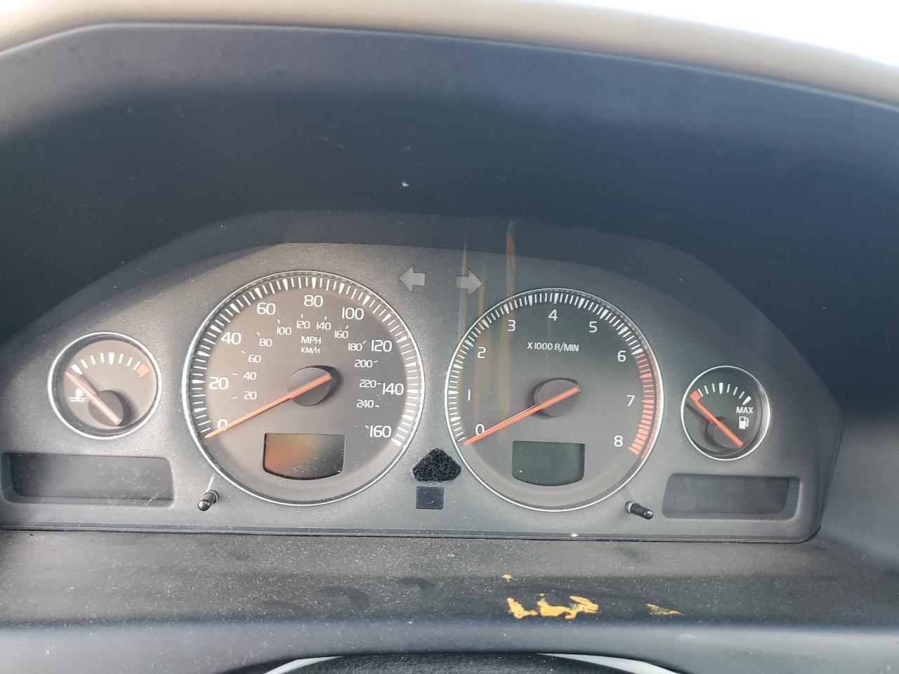 2004 VOLVO XC70