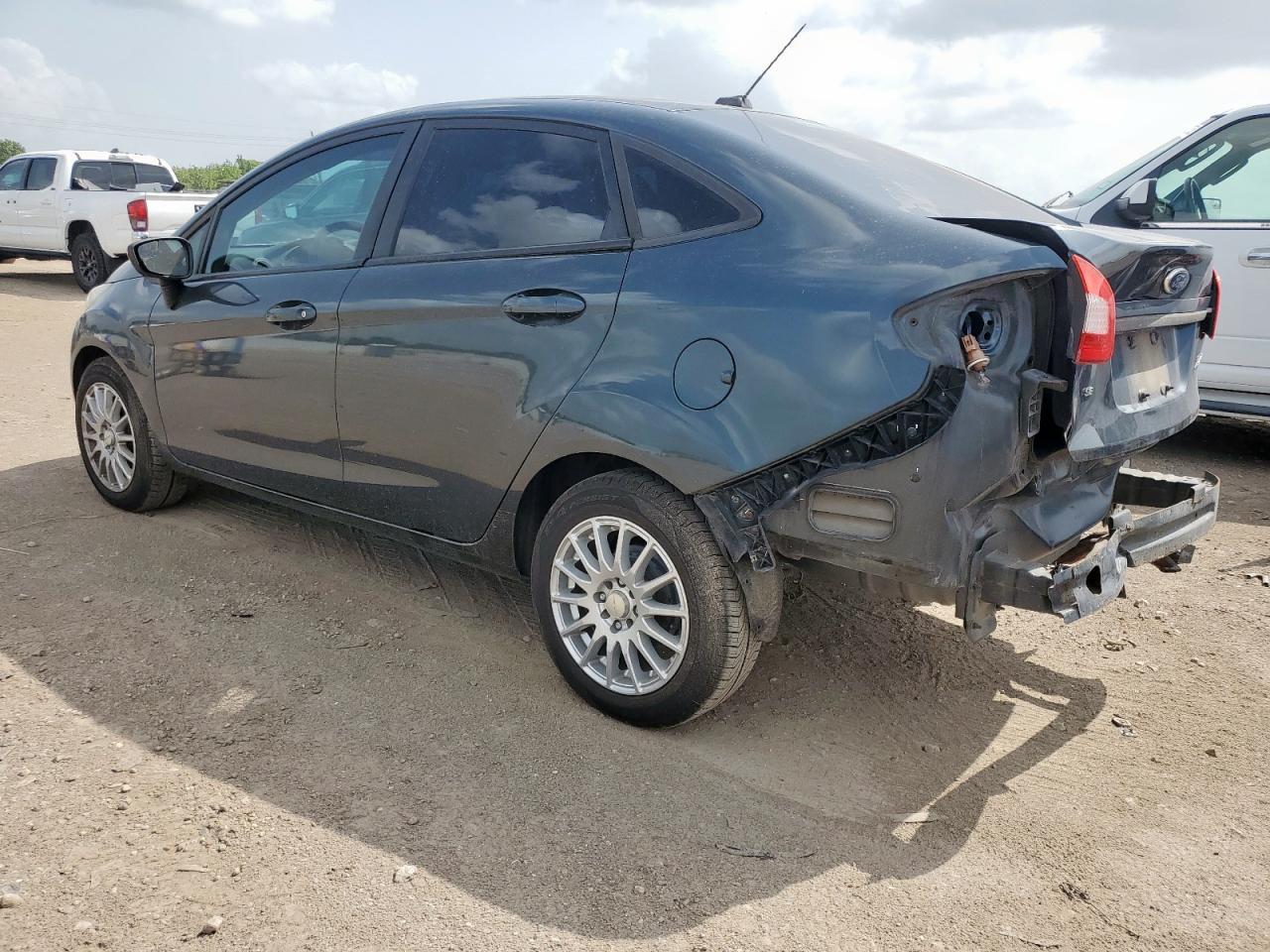 2011 FORD Fiesta