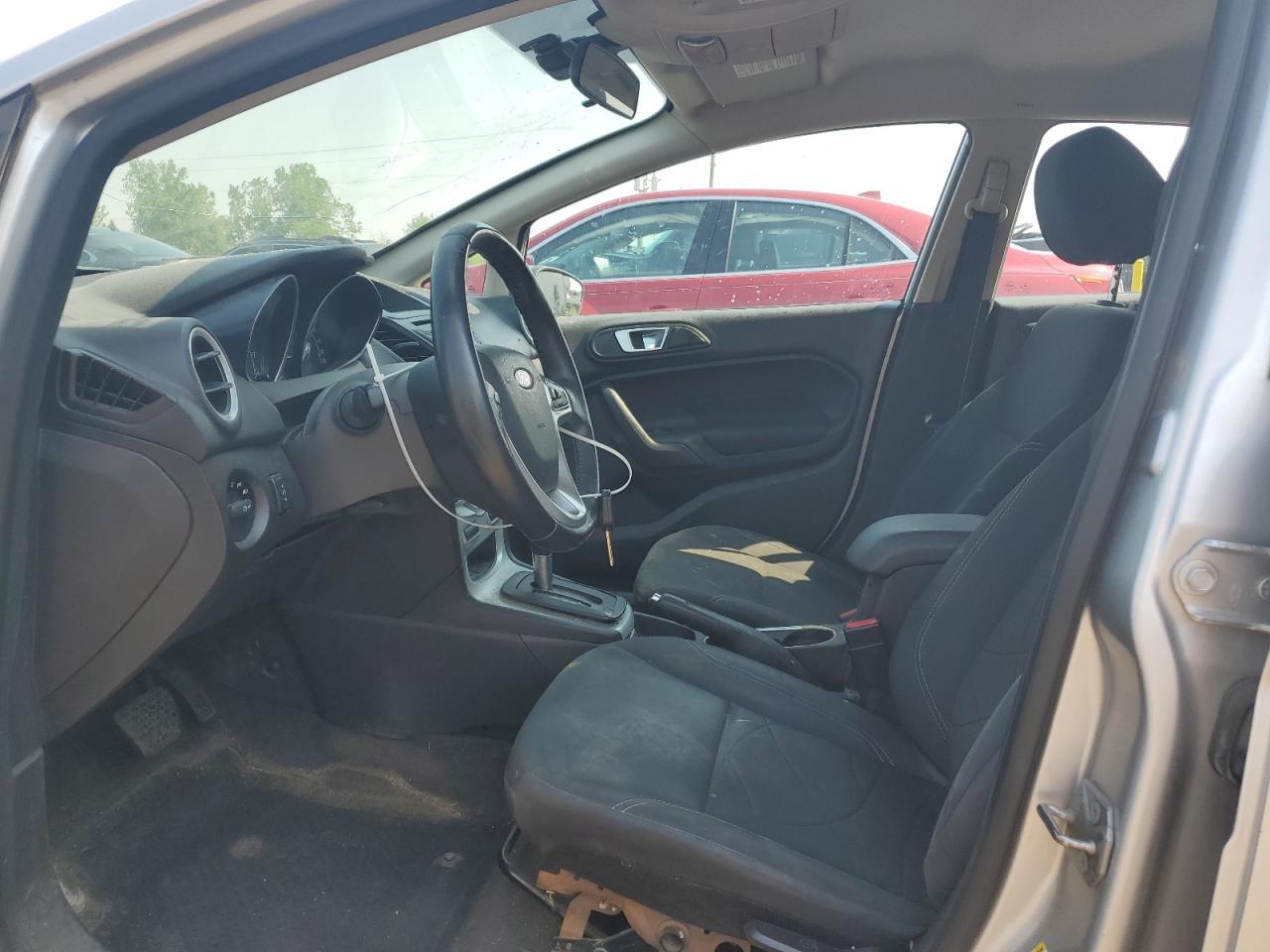 2015 FORD Fiesta
