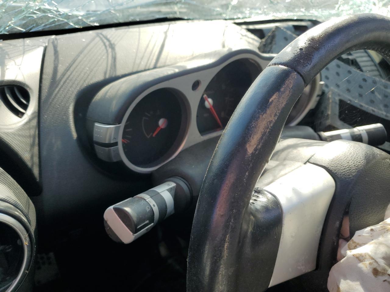 2005 NISSAN Z