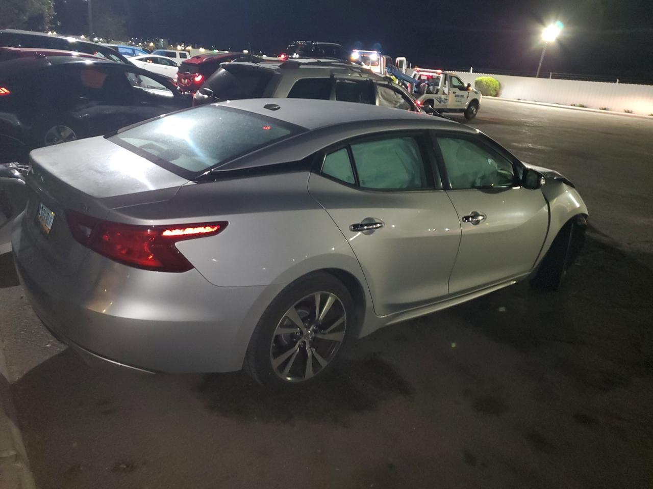 2017 NISSAN Maxima