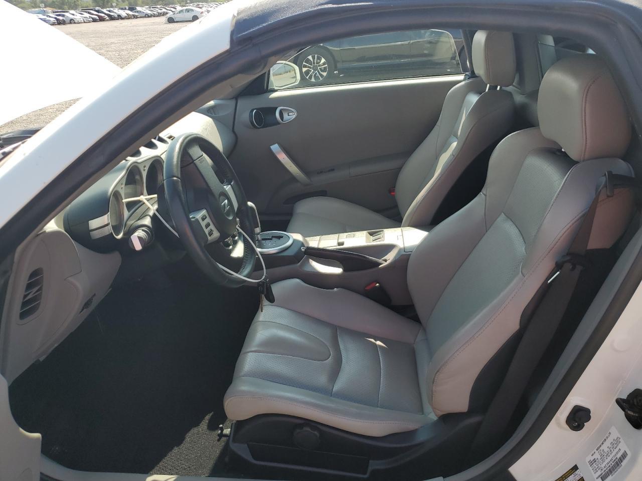 2004 NISSAN Z
