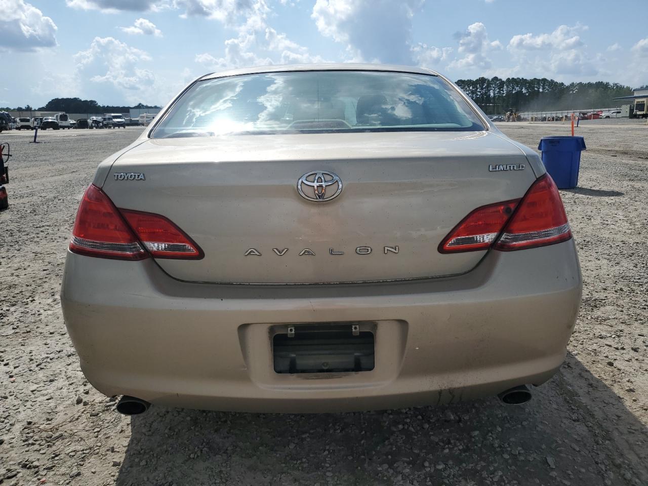2006 TOYOTA Avalon