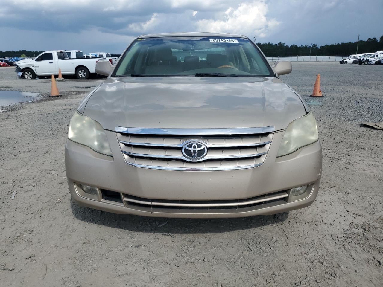 2006 TOYOTA Avalon