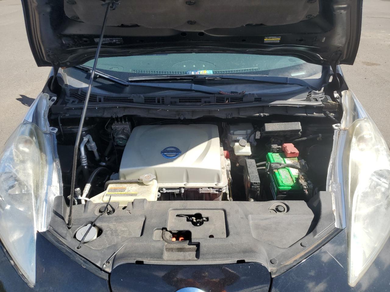 2015 NISSAN LEAF