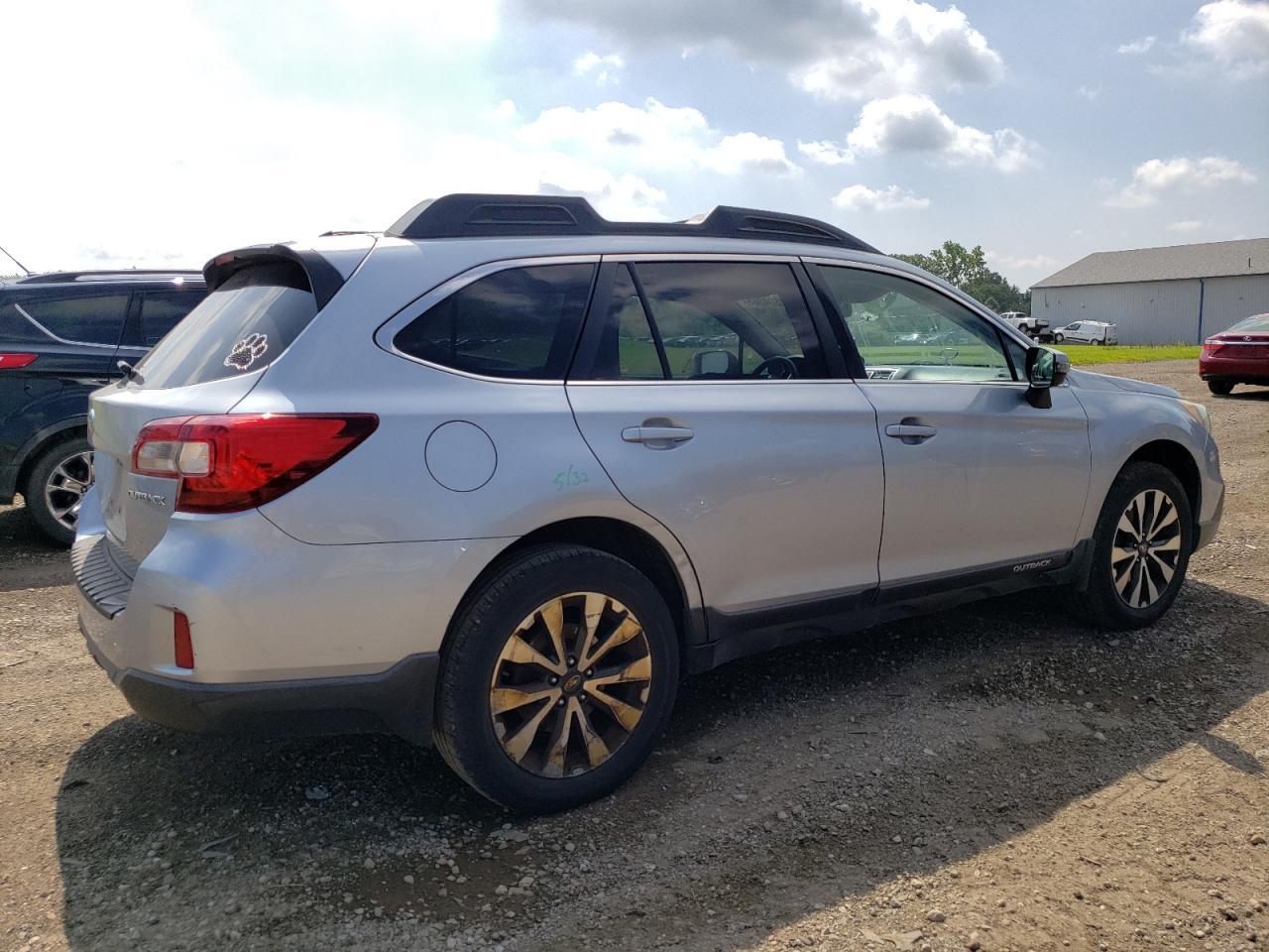 2015 SUBARU Outback