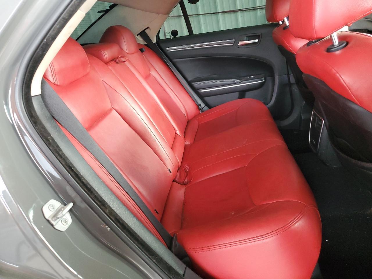 2019 CHRYSLER 300