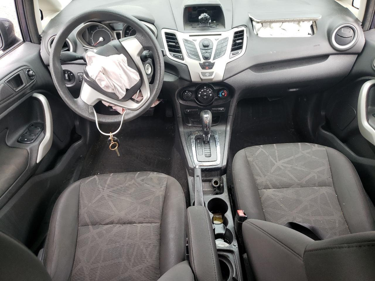 2013 FORD Fiesta