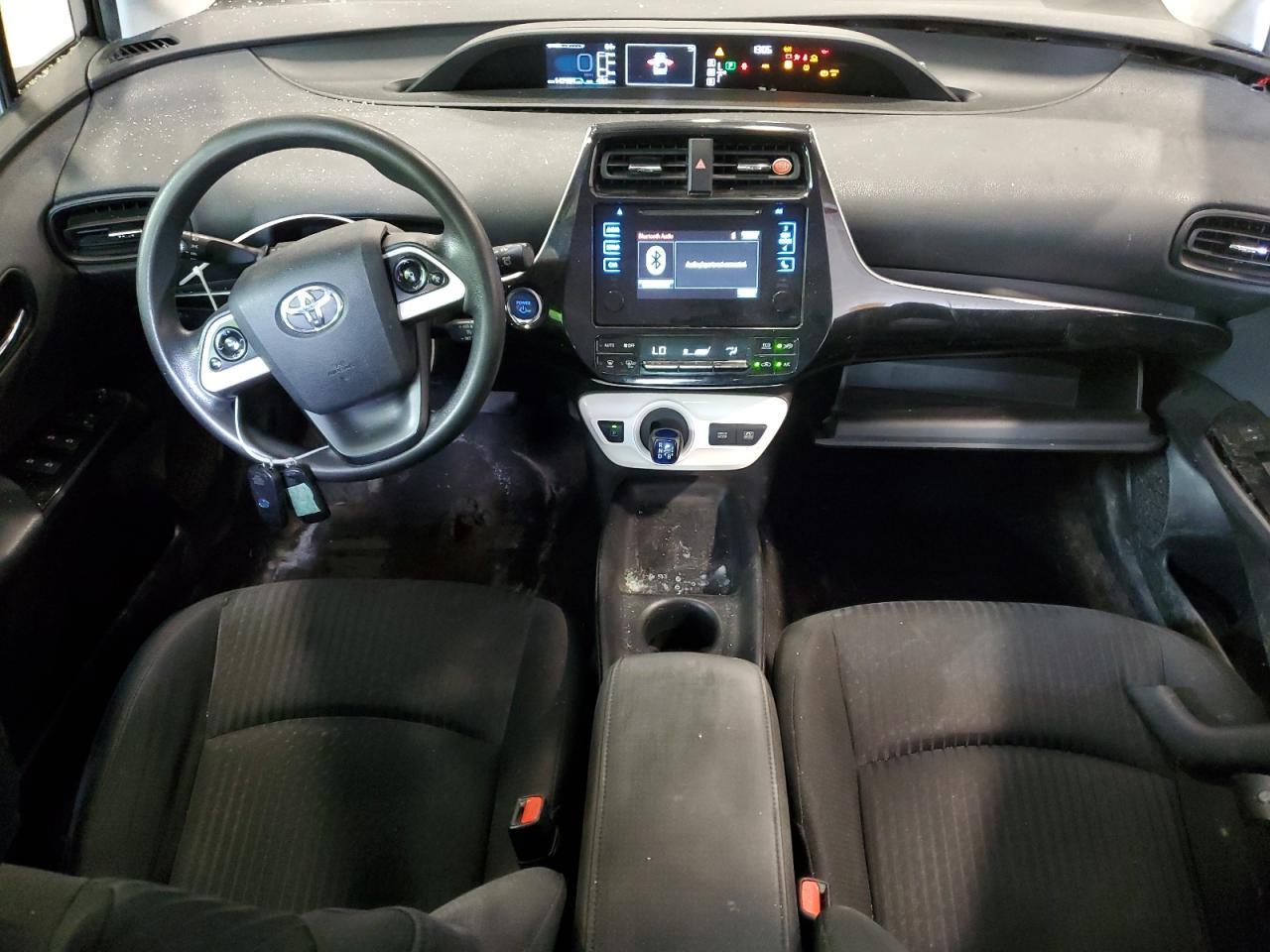 2016 TOYOTA PRIUS