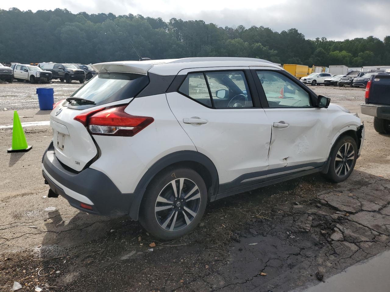 2019 NISSAN KICKS