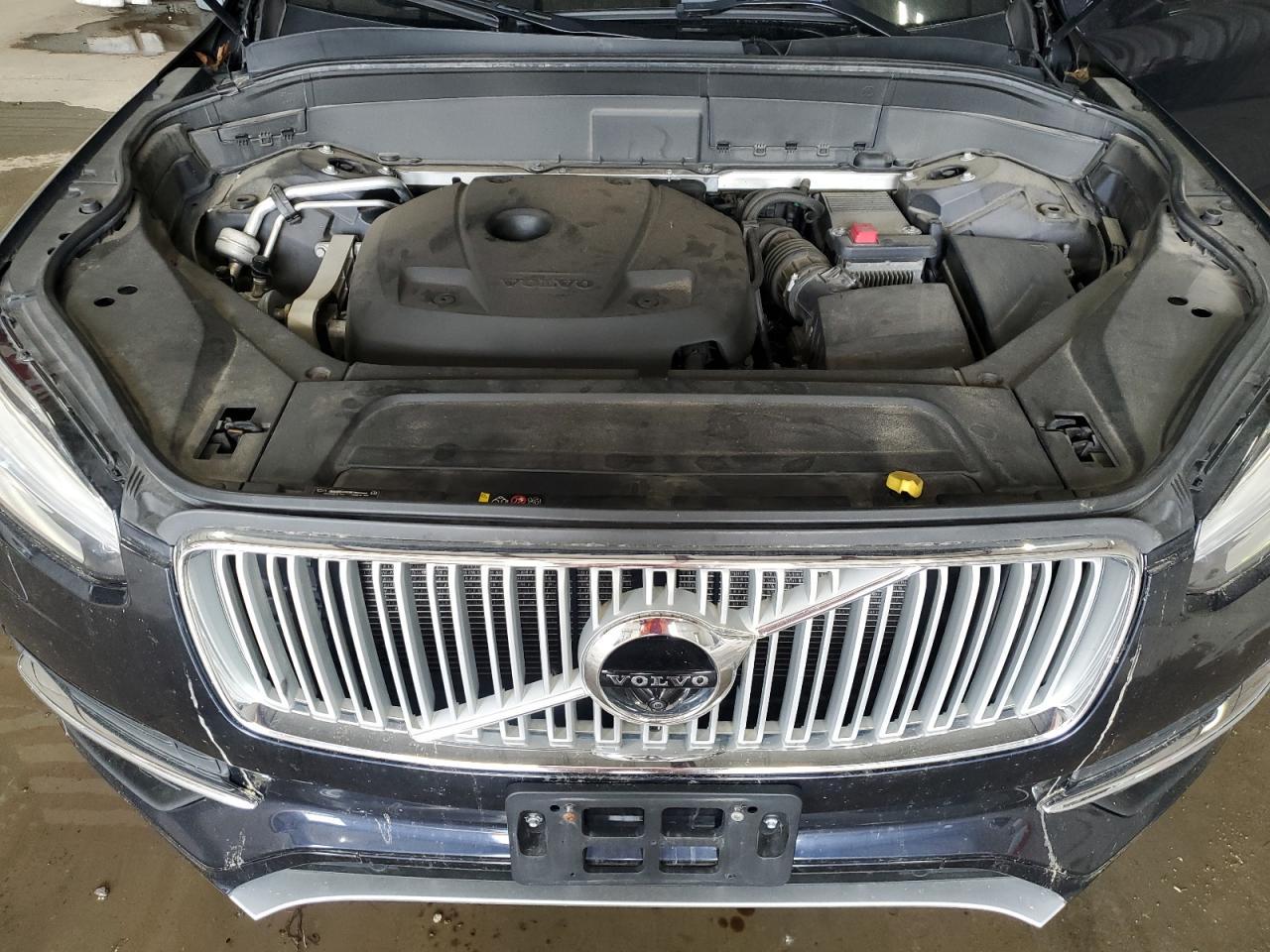 2017 VOLVO XC90