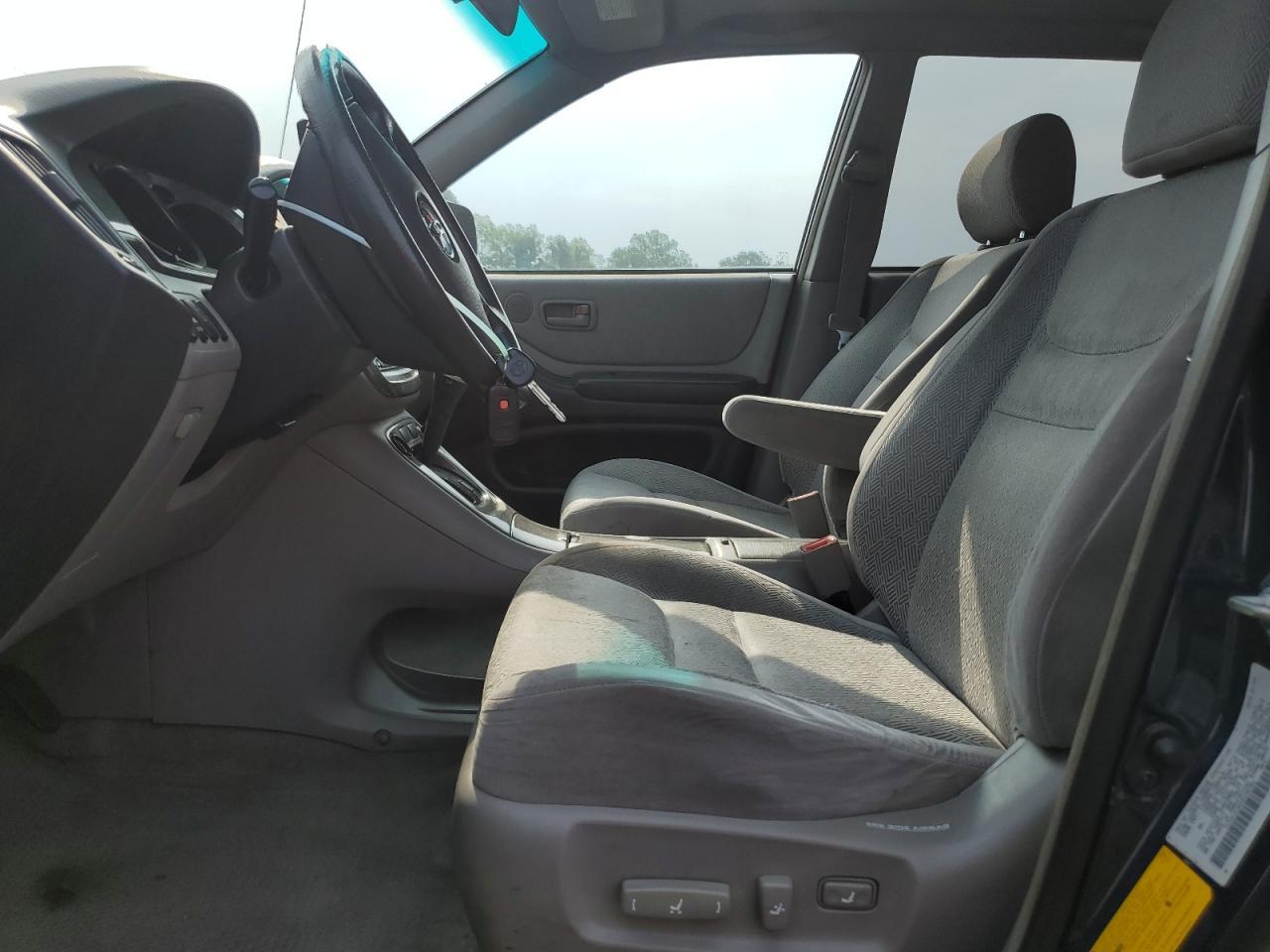 2003 TOYOTA HIGHLANDER