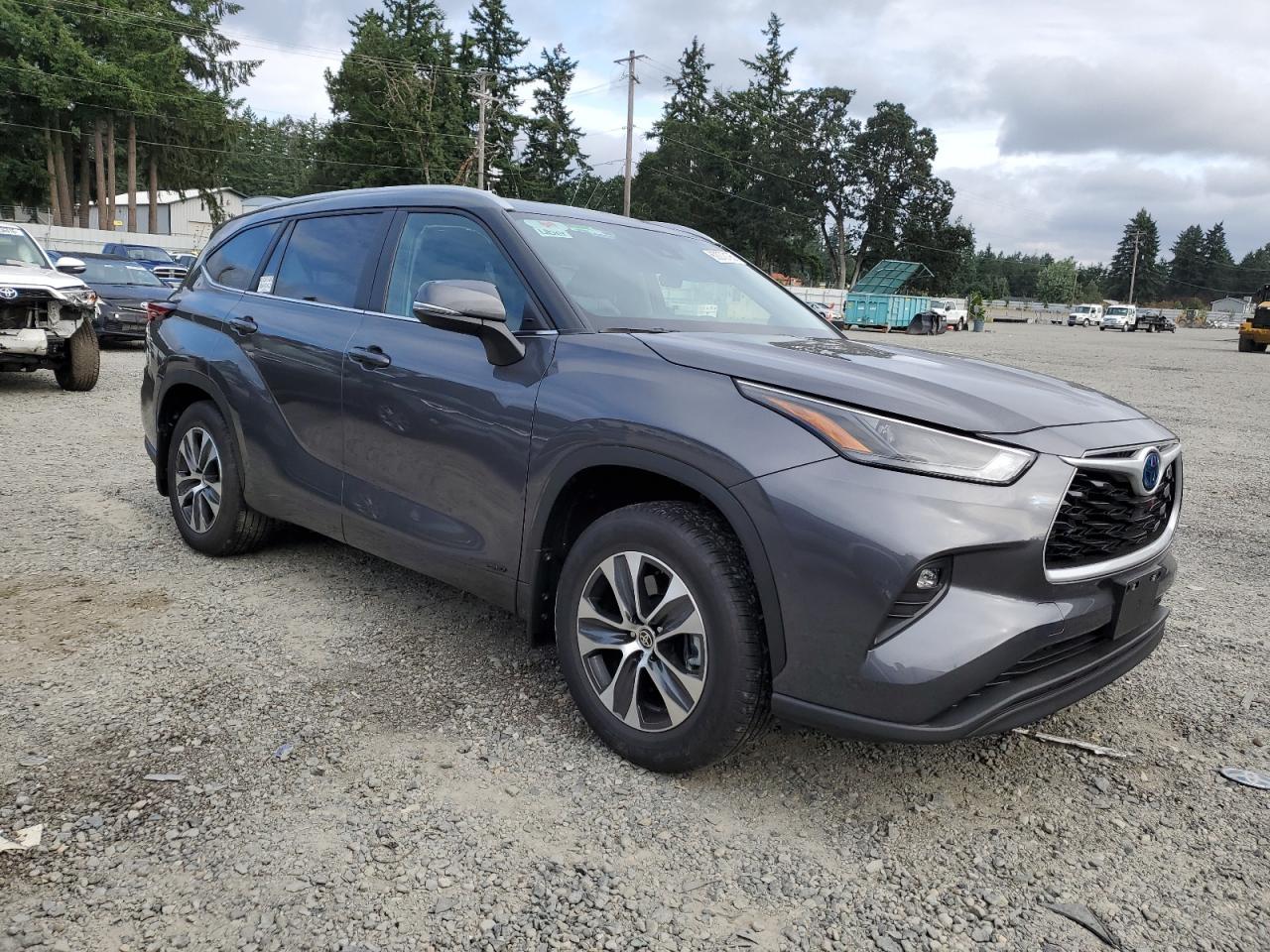 2024 TOYOTA HIGHLANDER