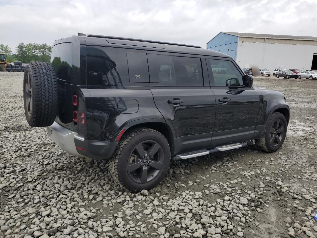 2024 LAND ROVER Defender