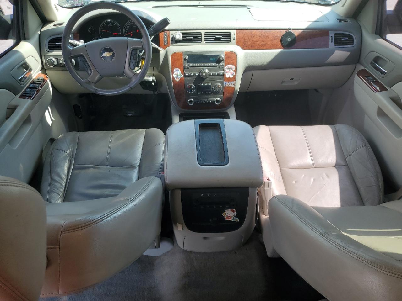 2011 CHEVROLET Suburban