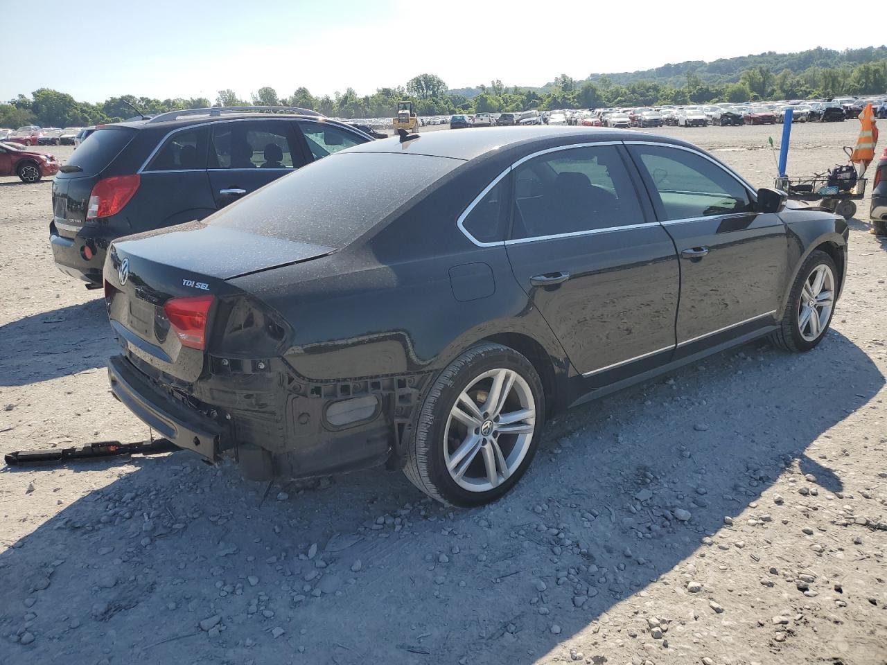 2014 VOLKSWAGEN Passat
