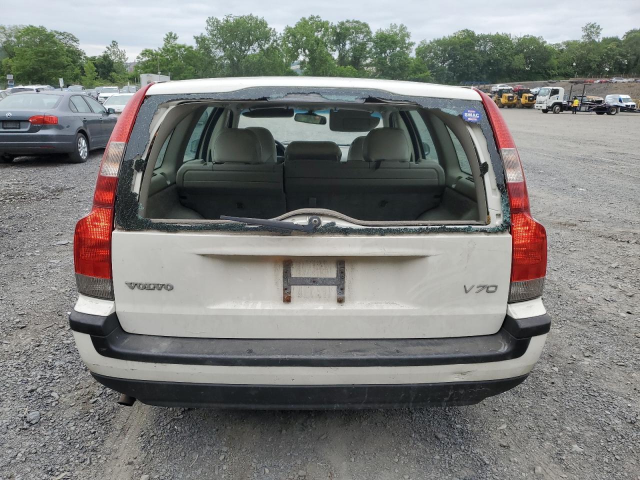 2002 VOLVO V70