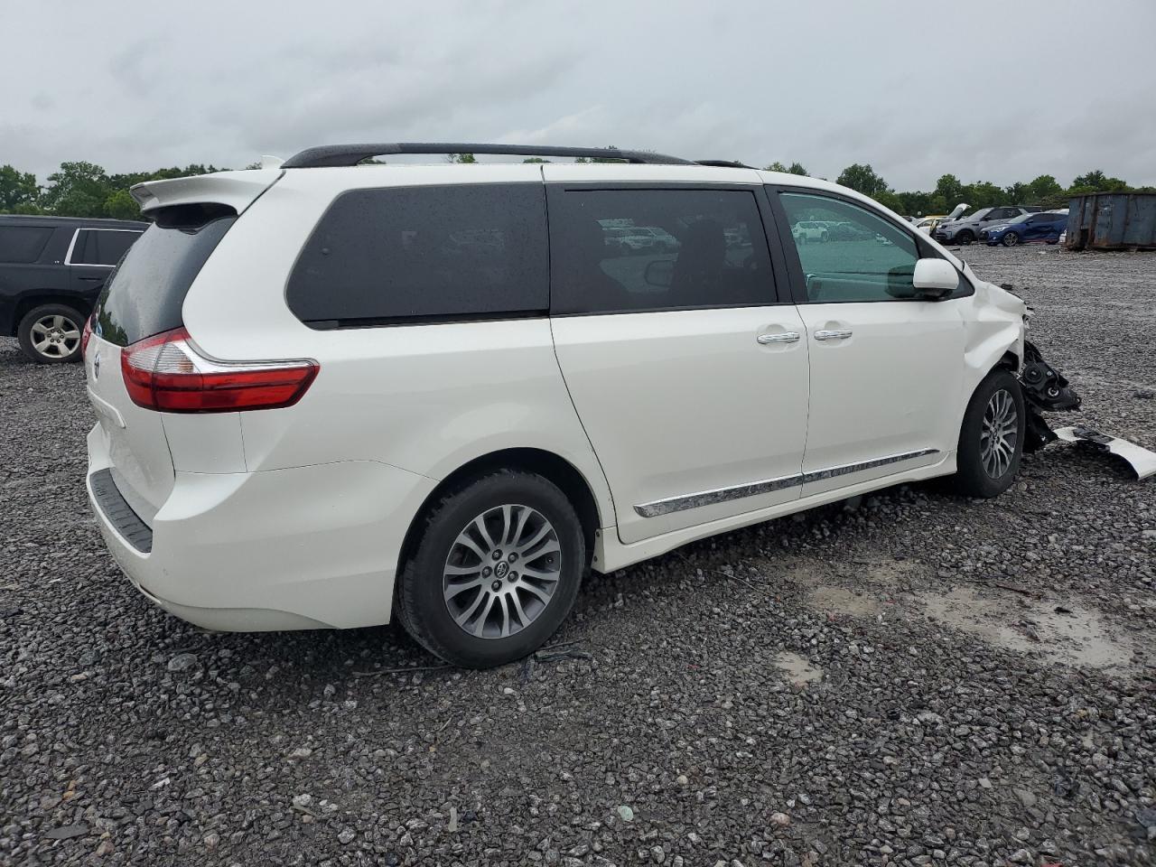 2018 TOYOTA SIENNA