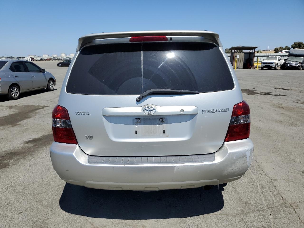 2005 TOYOTA HIGHLANDER