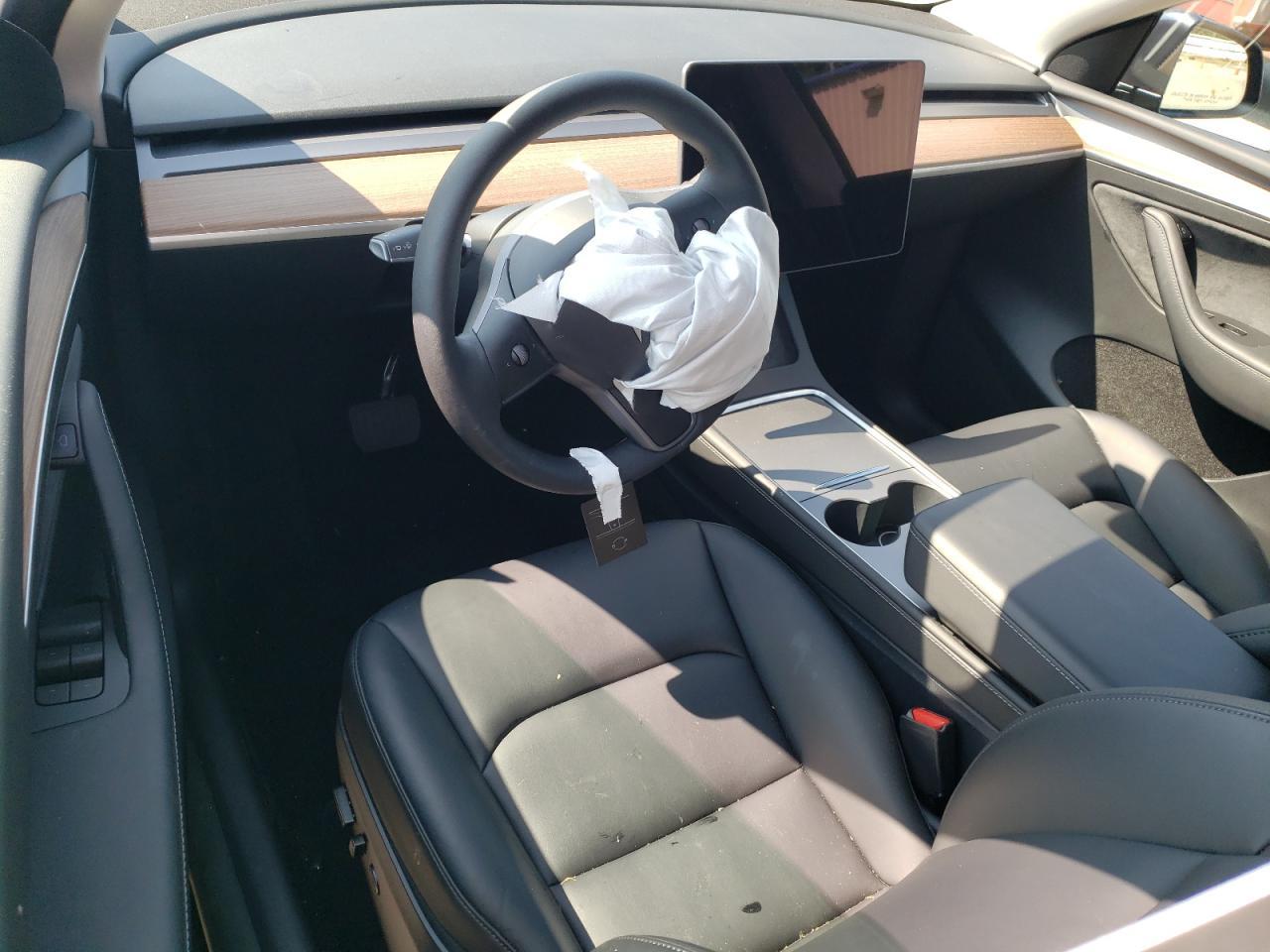 2025 TESLA MODEL Y