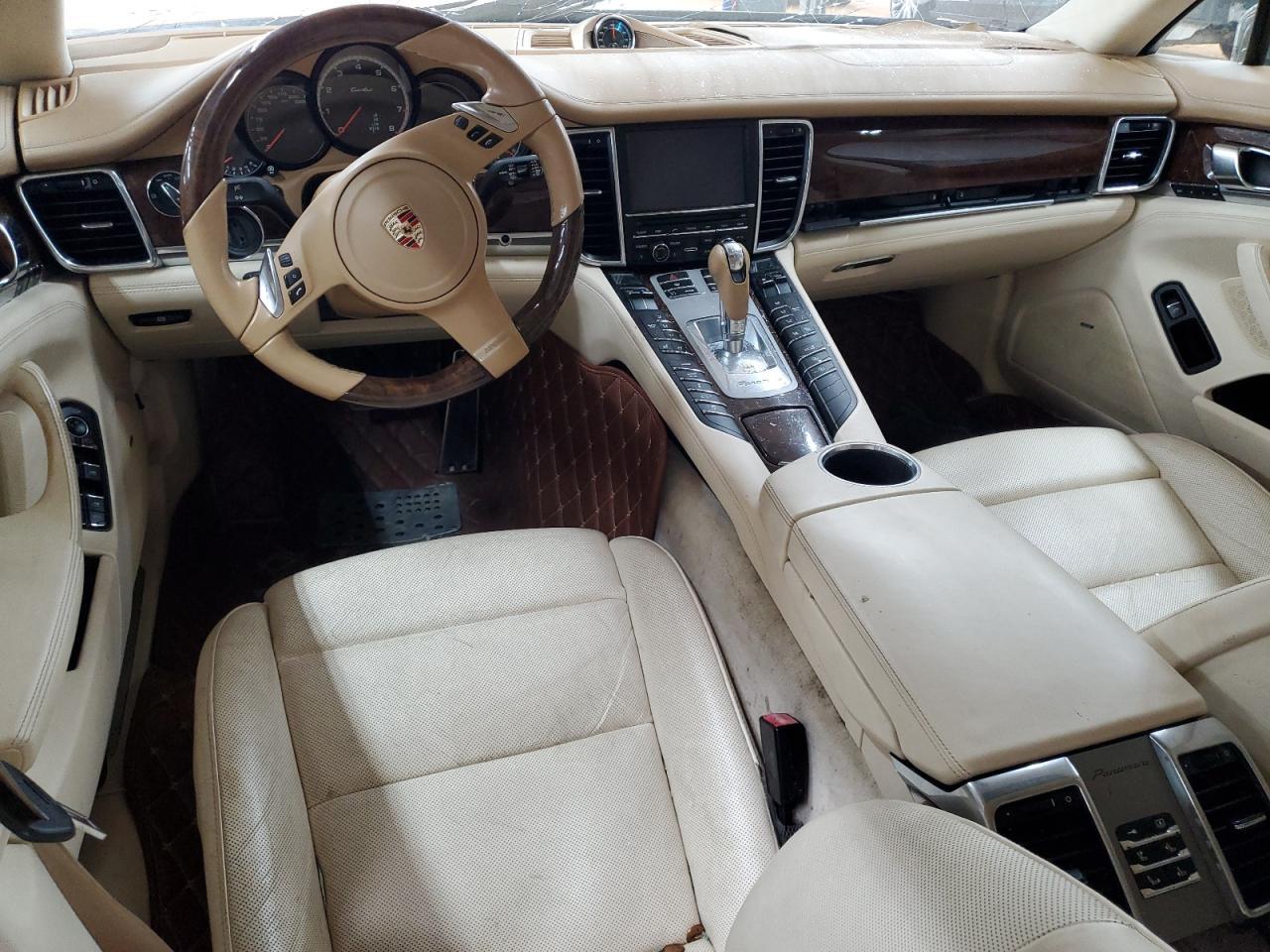2010 PORSCHE Panamera