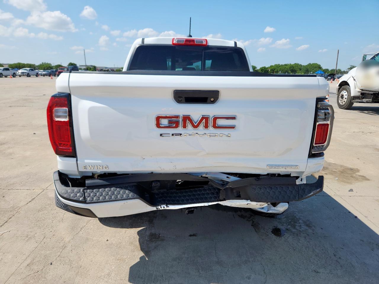 2024 GMC CANYON