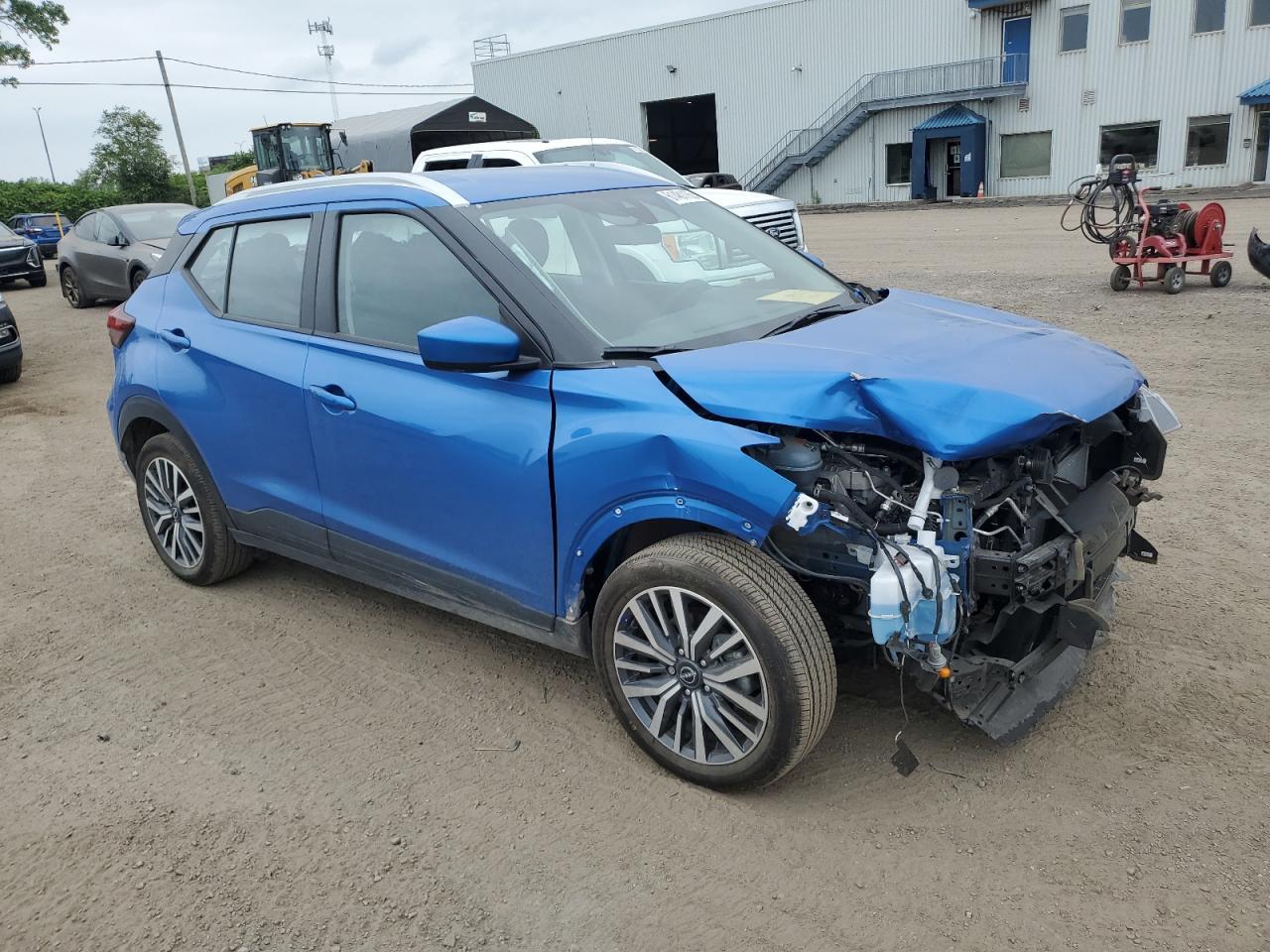 2024 NISSAN KICKS