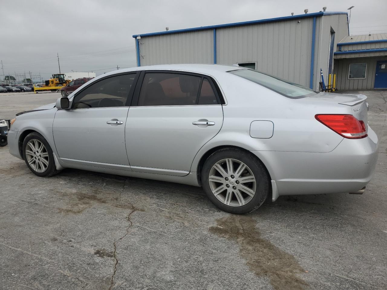 2010 TOYOTA Avalon