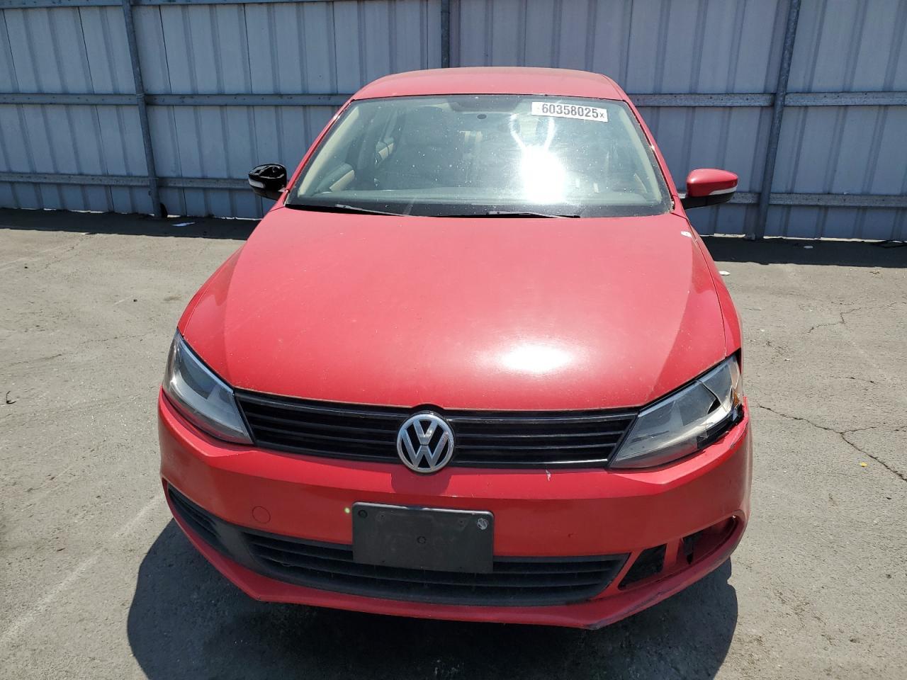 2011 VOLKSWAGEN JETTA