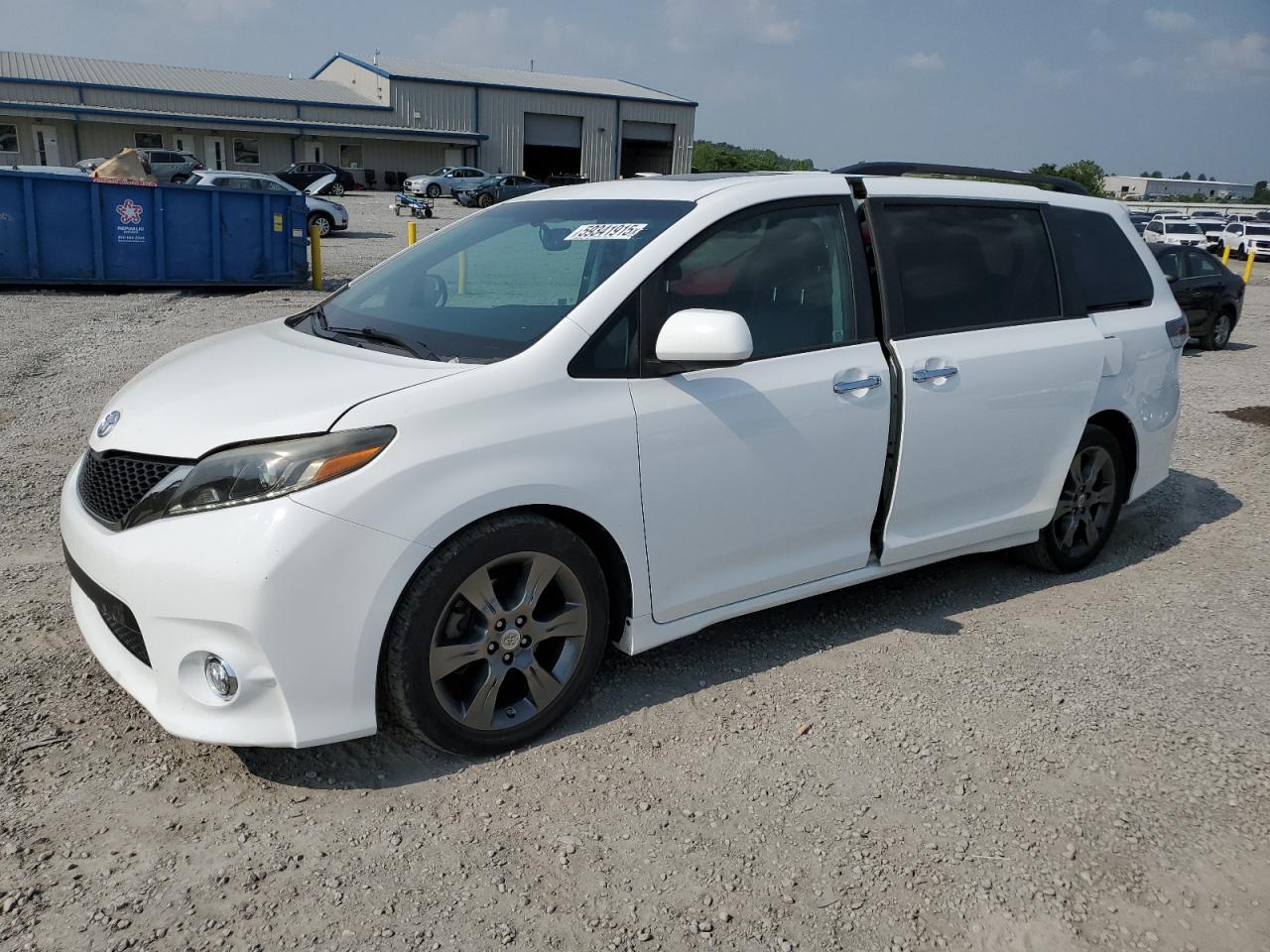 2016 TOYOTA SIENNA