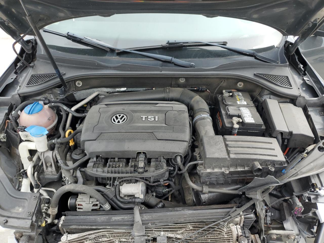 2017 VOLKSWAGEN Passat