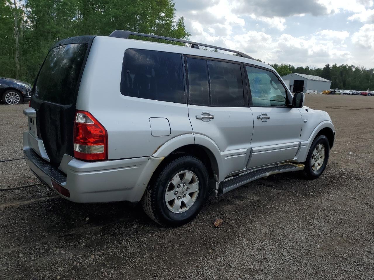 2003 MITSUBISHI Montero