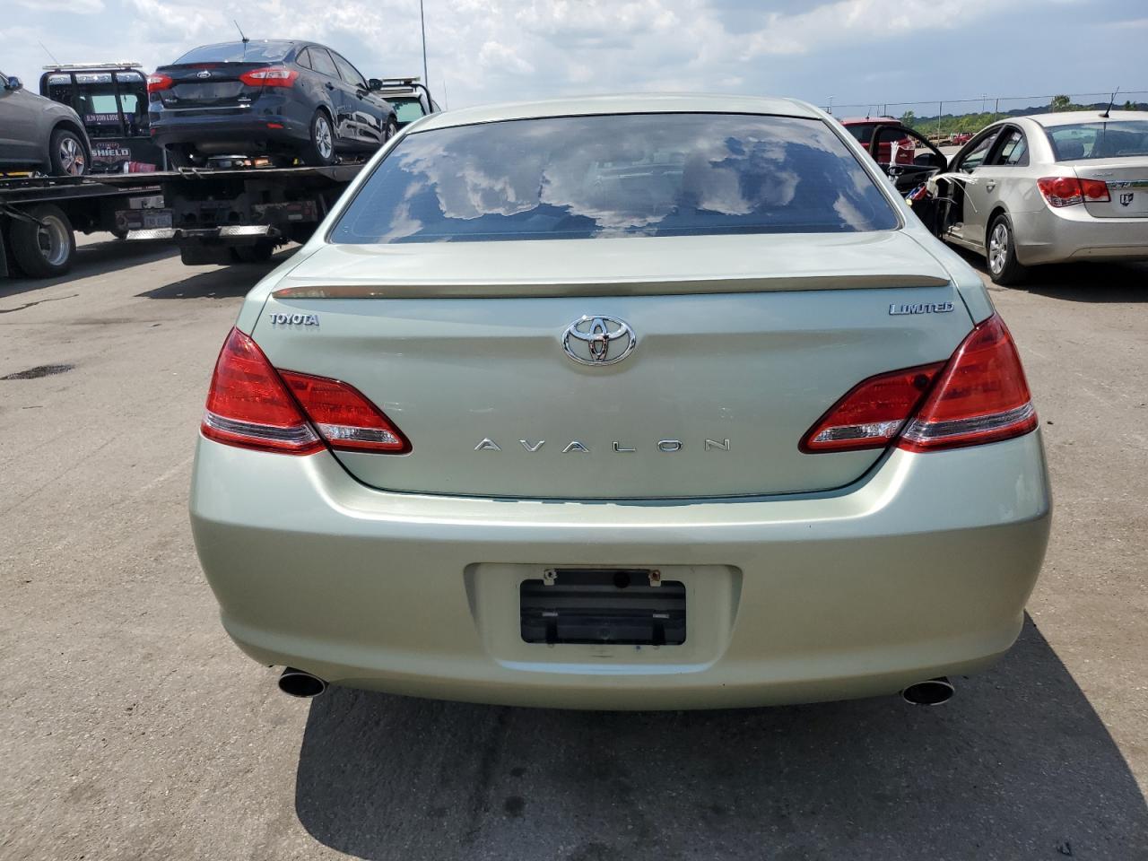 2006 TOYOTA Avalon