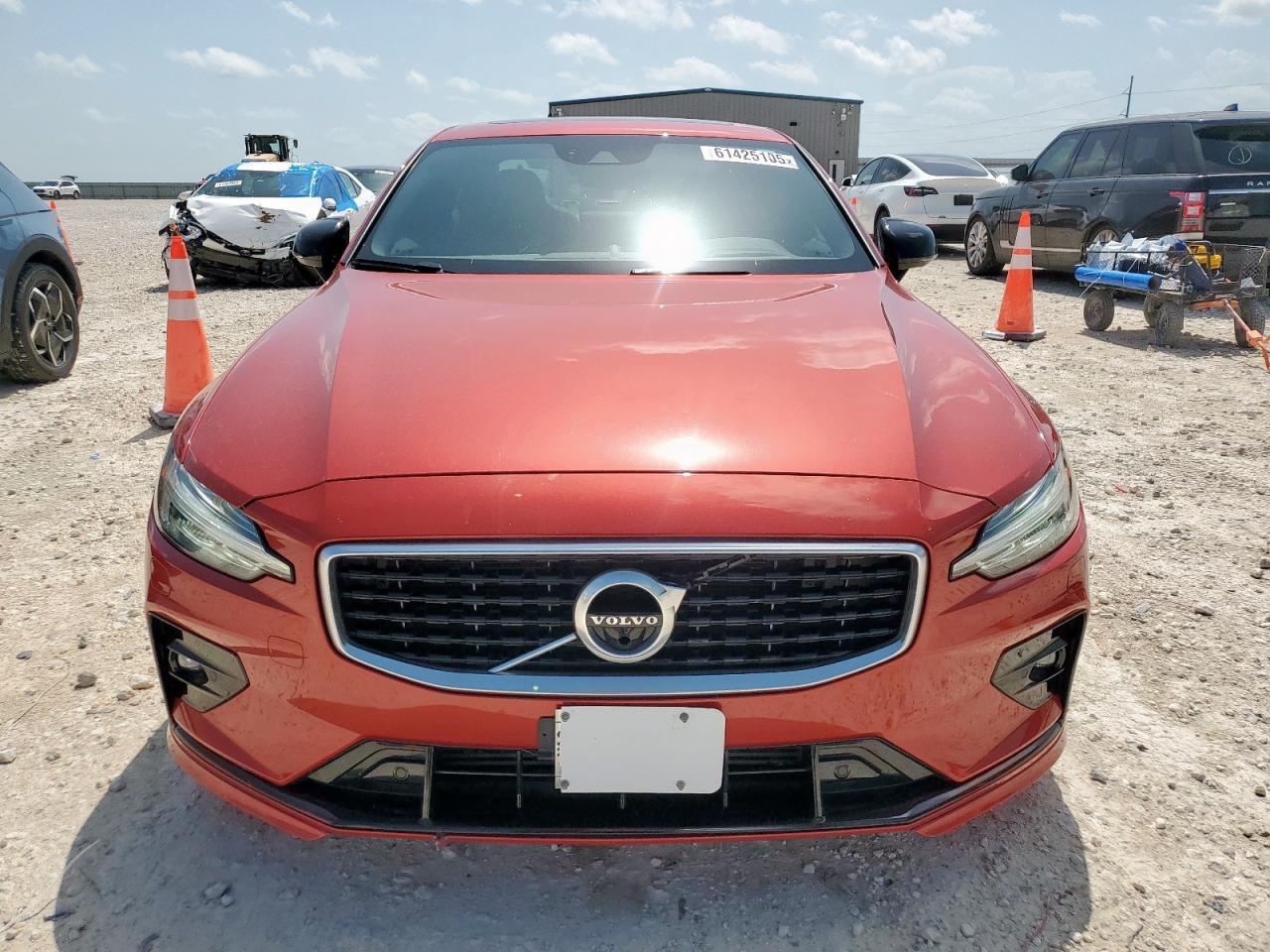 2019 VOLVO S60