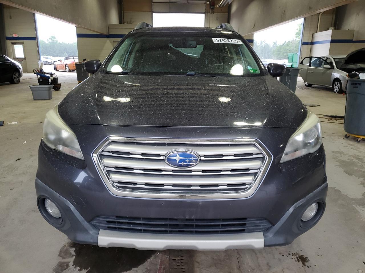 2015 SUBARU Outback