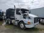 2000 VOLVO VNM
