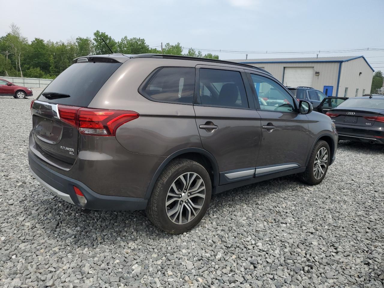2016 MITSUBISHI outlander