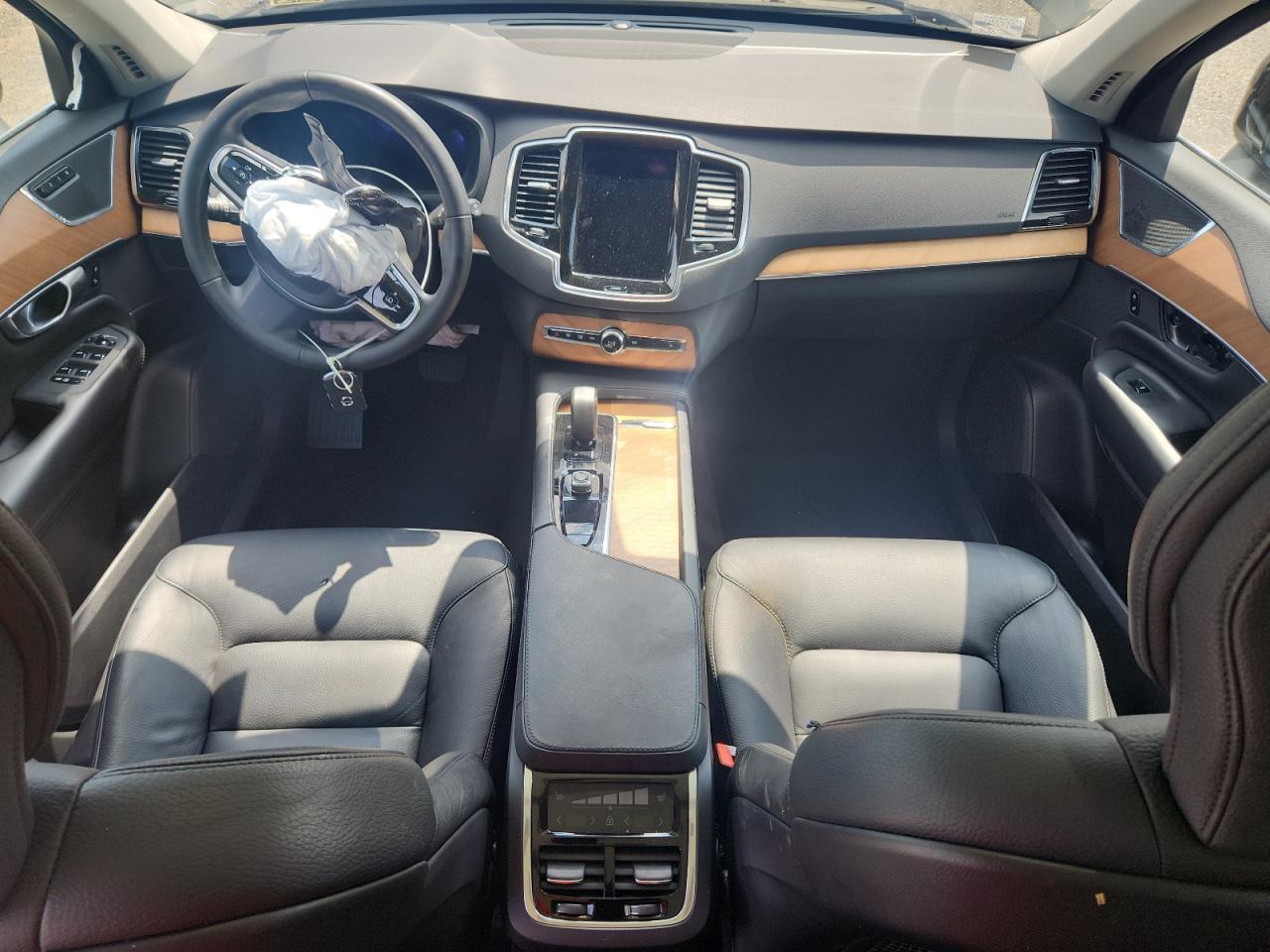 2023 VOLVO XC90