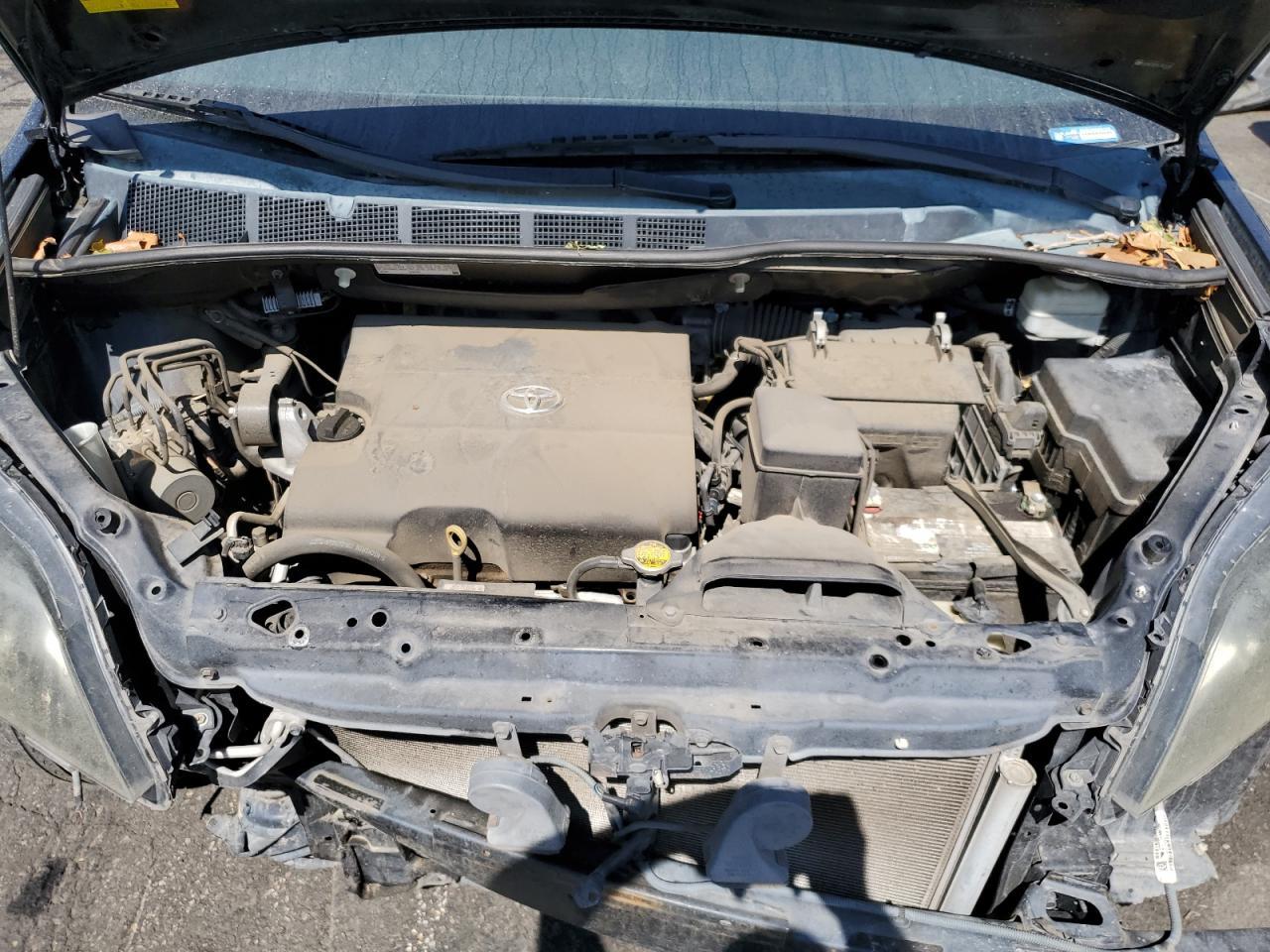 2014 TOYOTA SIENNA